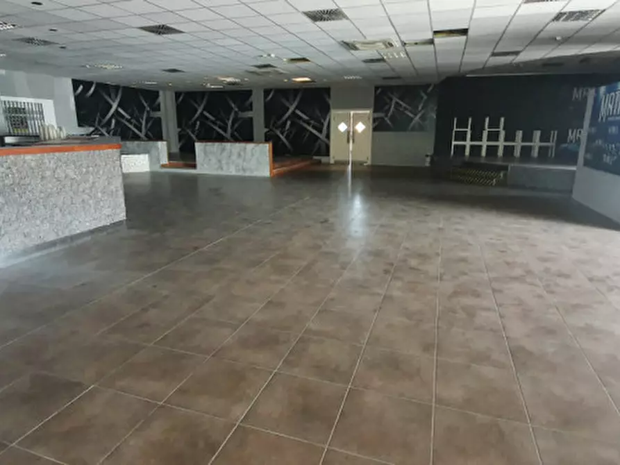 Immagine 10 di Negozio in vendita  in piazza del braio a Grantorto