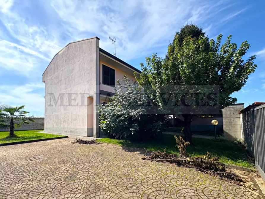 Immagine 5 di Appartamento in vendita  in via Primo Maggio n° 18 a Garlasco