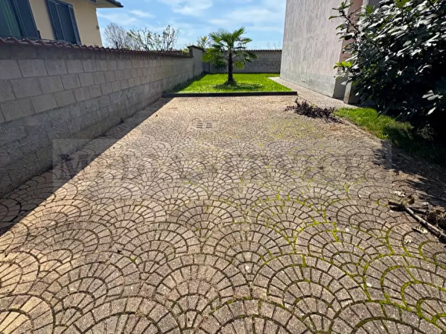 Immagine 6 di Appartamento in vendita  in via Primo Maggio n° 18 a Garlasco