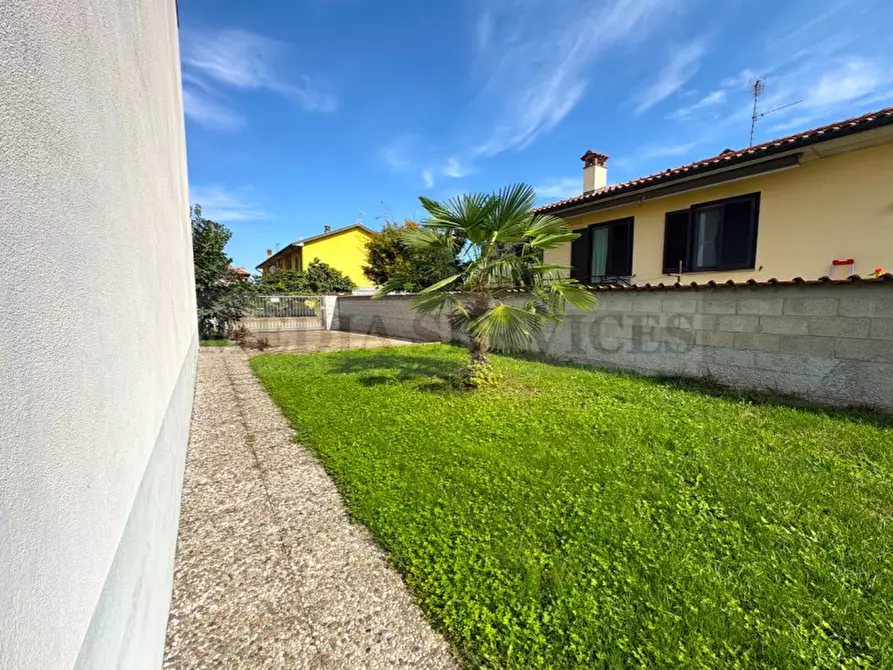 Immagine 8 di Appartamento in vendita  in via Primo Maggio n° 18 a Garlasco