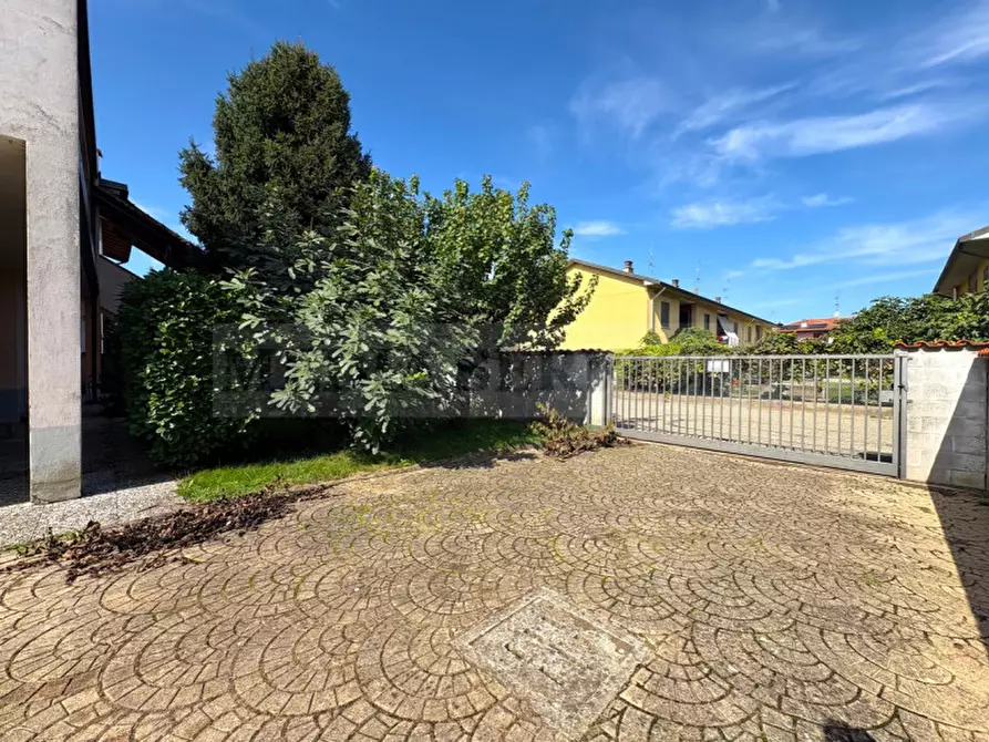 Immagine 9 di Appartamento in vendita  in via Primo Maggio n° 18 a Garlasco