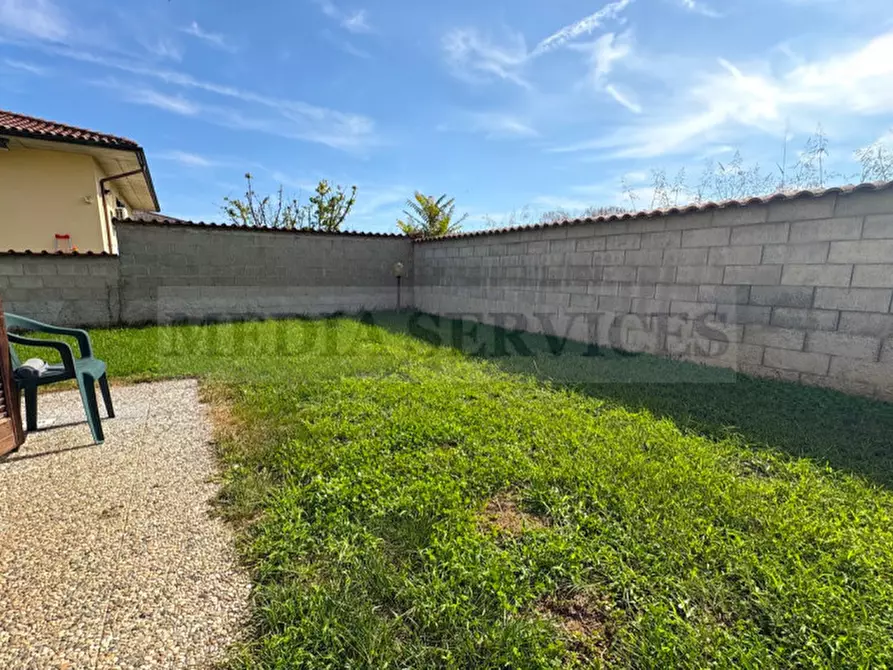 Immagine 10 di Appartamento in vendita  in via Primo Maggio n° 18 a Garlasco