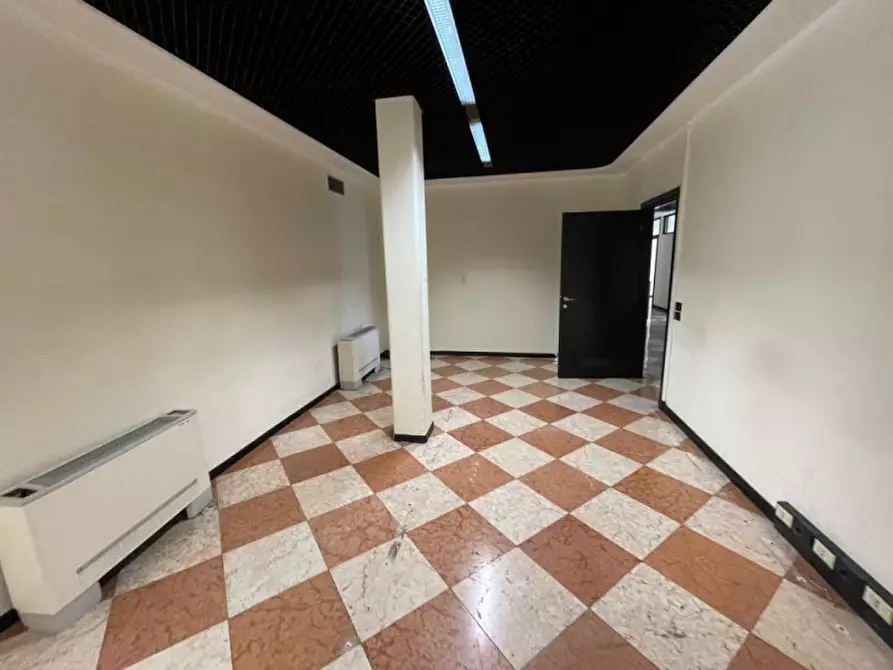 Immagine 1 di Ufficio in vendita  in Viale Roma a Vicenza