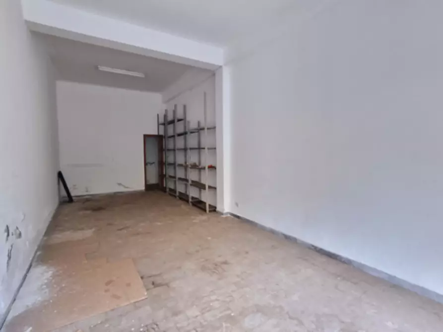 Immagine 3 di Negozio in vendita  in Via XX Luglio, 117 a Milazzo