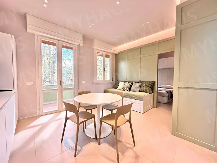 Immagine 2 di Appartamento in vendita  in Viale Andrea Mantegna, 21 a Cesenatico