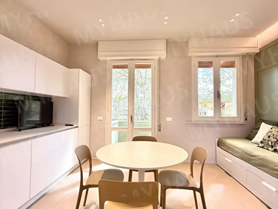 Immagine 4 di Appartamento in vendita  in Viale Andrea Mantegna, 21 a Cesenatico