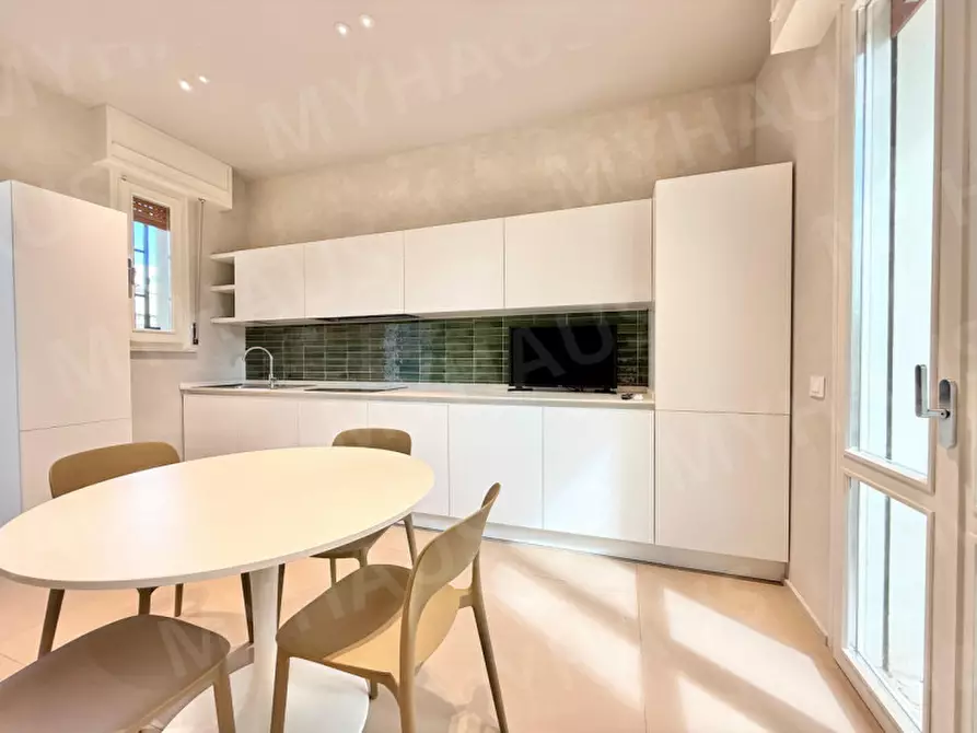 Immagine 5 di Appartamento in vendita  in Viale Andrea Mantegna, 21 a Cesenatico