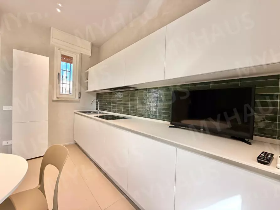 Immagine 6 di Appartamento in vendita  in Viale Andrea Mantegna, 21 a Cesenatico