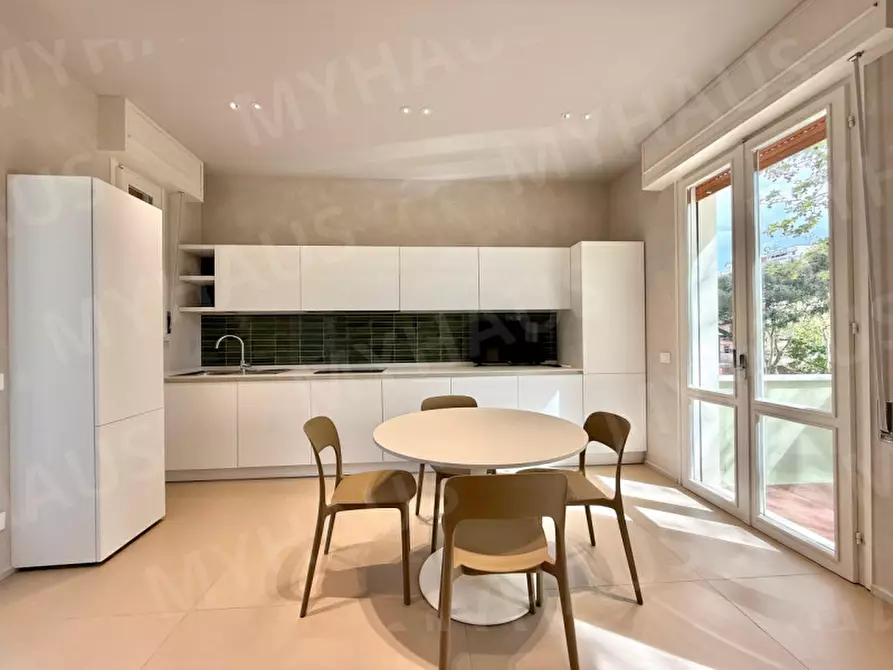 Immagine 8 di Appartamento in vendita  in Viale Andrea Mantegna, 21 a Cesenatico