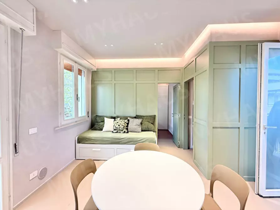 Immagine 10 di Appartamento in vendita  in Viale Andrea Mantegna, 21 a Cesenatico