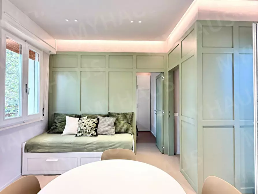 Immagine 11 di Appartamento in vendita  in Viale Andrea Mantegna, 21 a Cesenatico