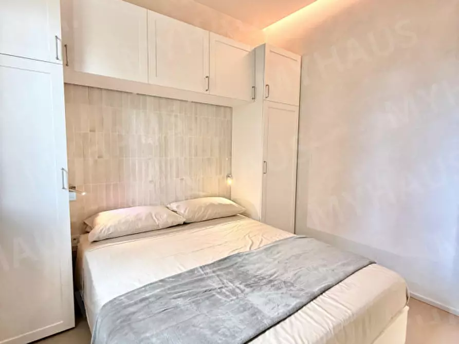 Immagine 20 di Appartamento in vendita  in Viale Andrea Mantegna, 21 a Cesenatico