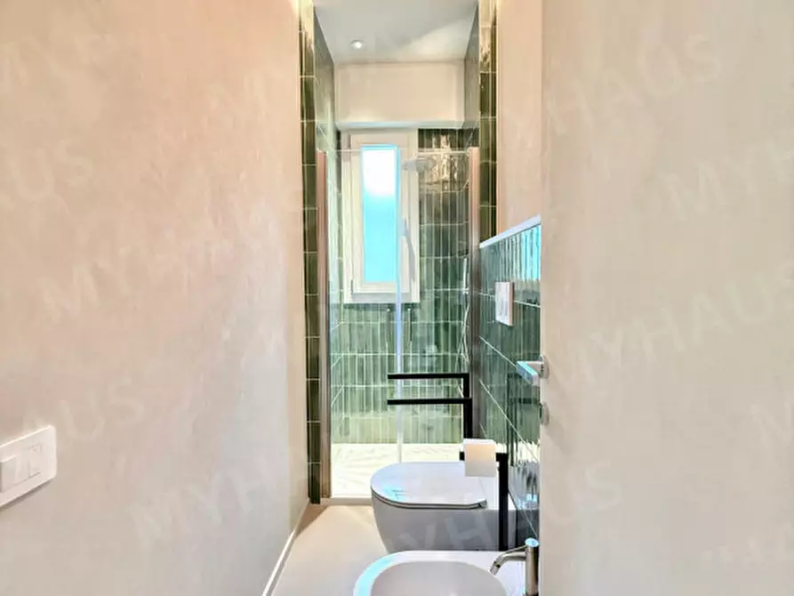 Immagine 21 di Appartamento in vendita  in Viale Andrea Mantegna, 21 a Cesenatico