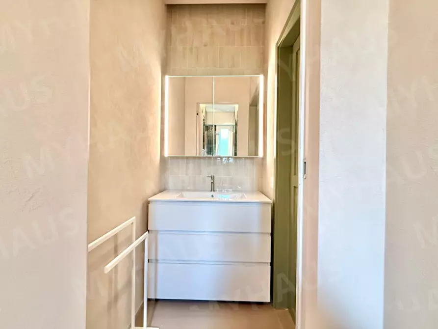 Immagine 23 di Appartamento in vendita  in Viale Andrea Mantegna, 21 a Cesenatico