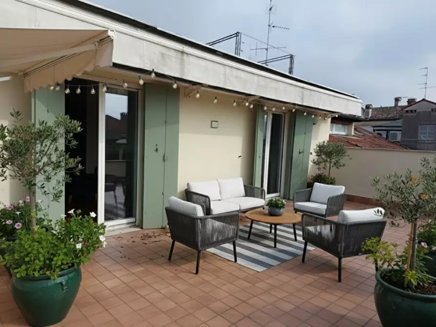 Immagine 1 di Attico in affitto  in piazza dei signori a Vicenza