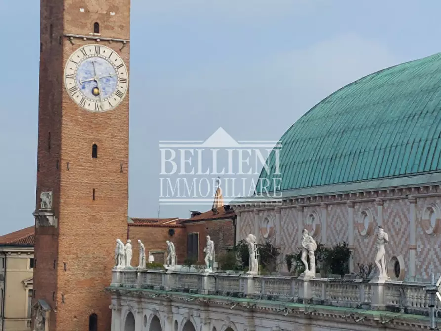 Immagine 17 di Attico in affitto  in piazza dei signori a Vicenza
