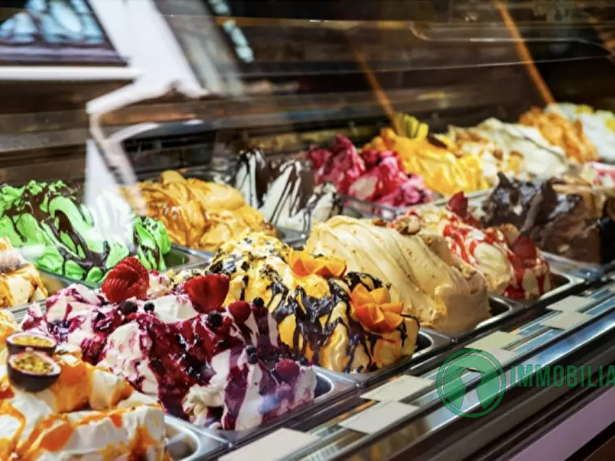 Immagine 2 di Negozio in vendita  in Via dei Caduti 3 a Tricesimo