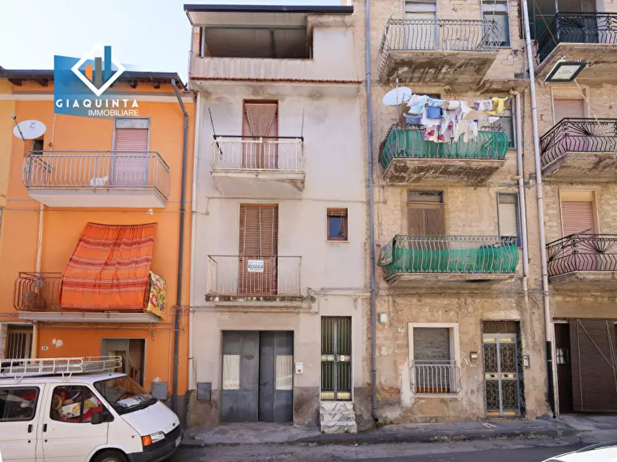 Immagine 1 di Casa indipendente in vendita  in via Giovanni Pacini n.15 a Palagonia