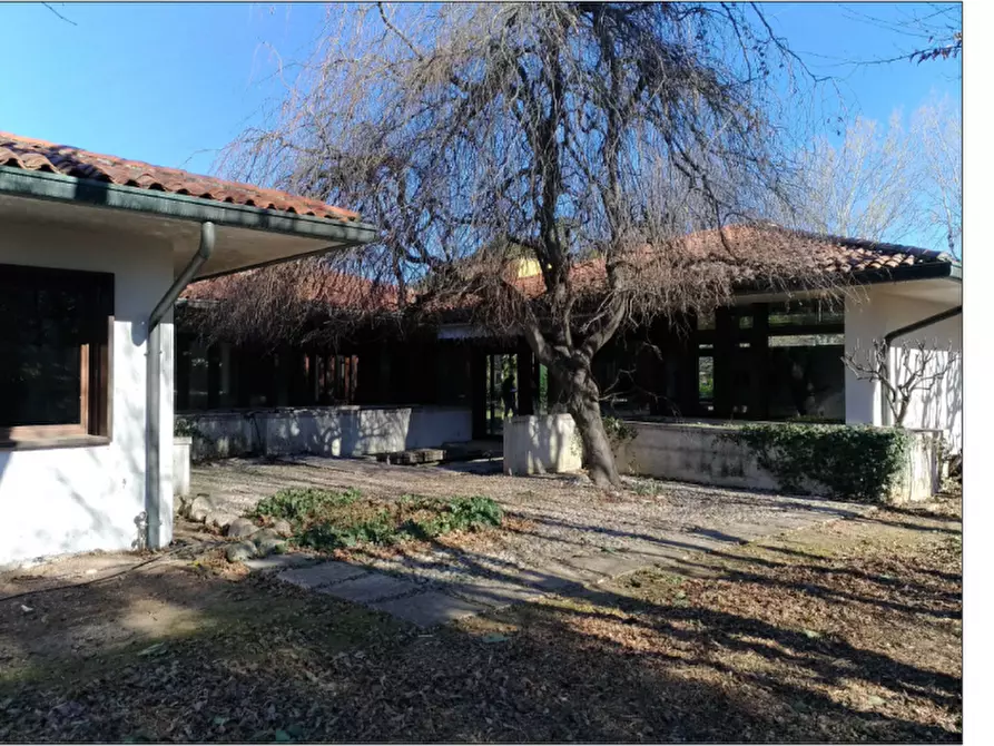 Immagine 2 di Villa in vendita  a Montecchio Maggiore