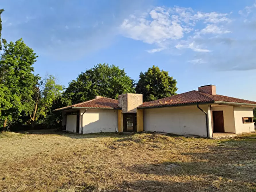 Immagine 10 di Villa in vendita  a Montecchio Maggiore