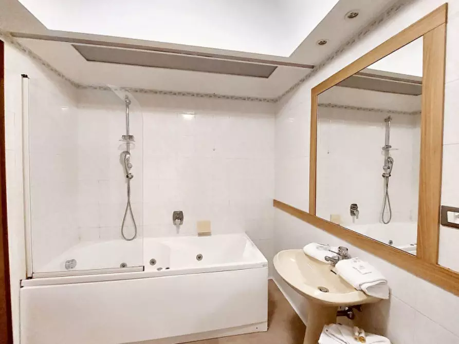 Immagine 23 di Hotel in vendita  in Strada Solaro, N. 134 a San Remo