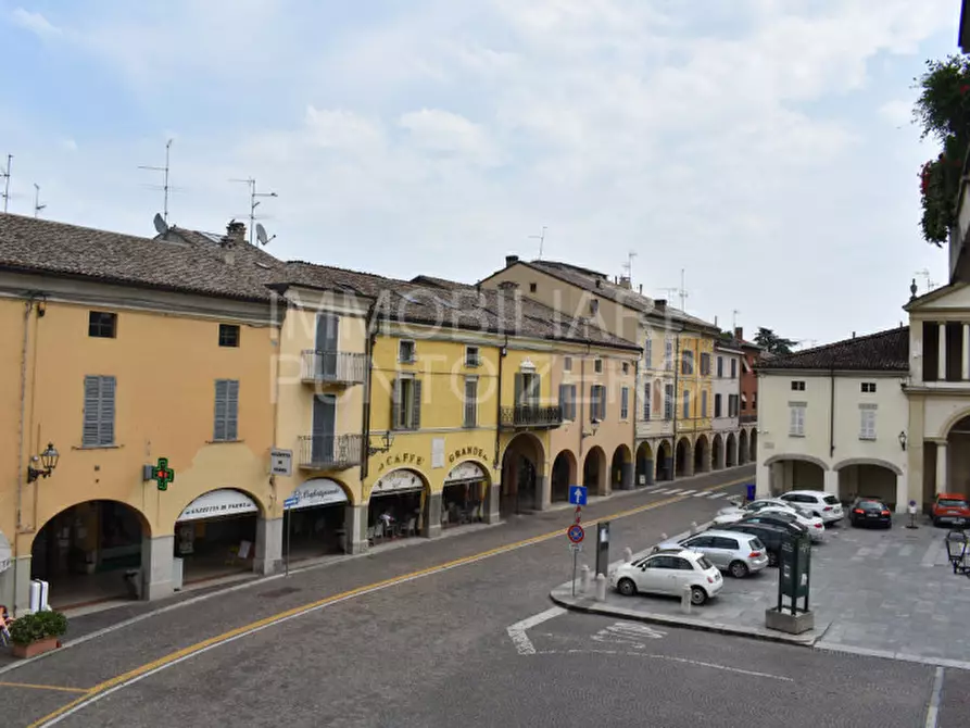 Immagine 1 di Ufficio in vendita  in Piazza Garibaldi a Soragna