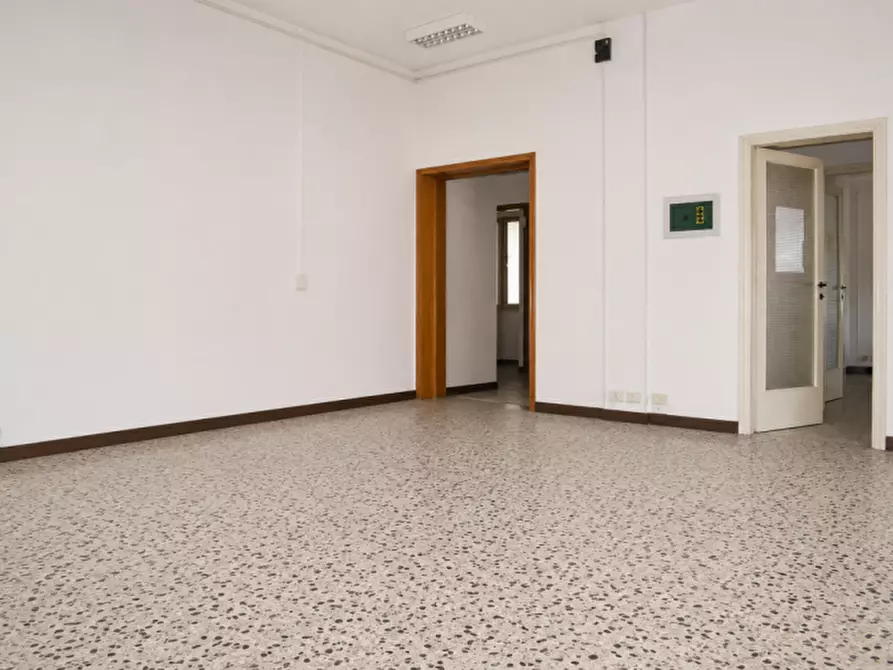 Immagine 3 di Ufficio in vendita  in Piazza Garibaldi a Soragna