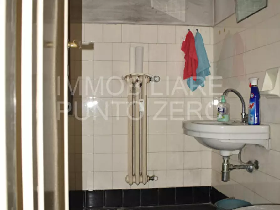 Immagine 11 di Ufficio in vendita  in Piazza Garibaldi a Soragna