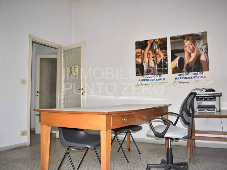 Immagine 14 di Ufficio in vendita  in Piazza Garibaldi a Soragna