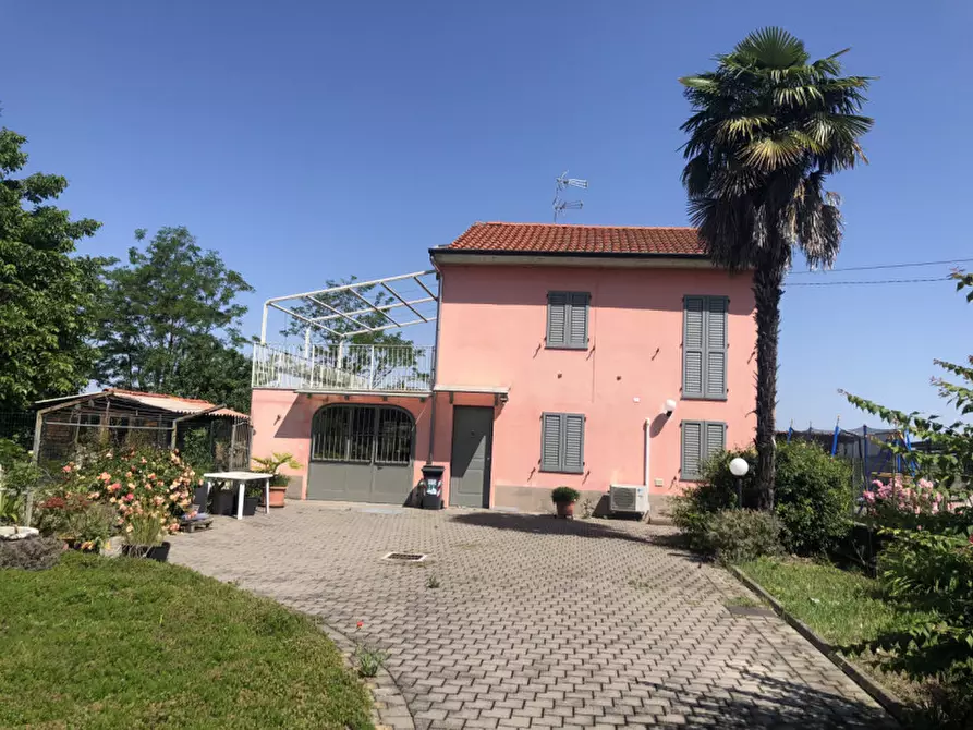 Immagine 1 di Casa indipendente in vendita  in cantone Castello 107 a Casale Monferrato