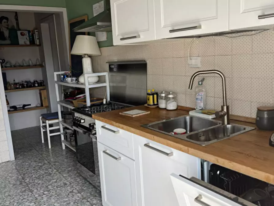 Immagine 1 di Appartamento in vendita  in viale Kennedy a Pescara
