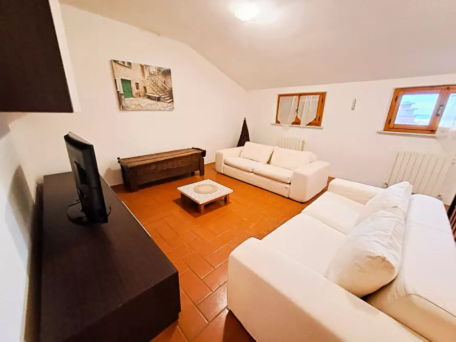 Immagine 2 di Appartamento in vendita  a Passignano Sul Trasimeno