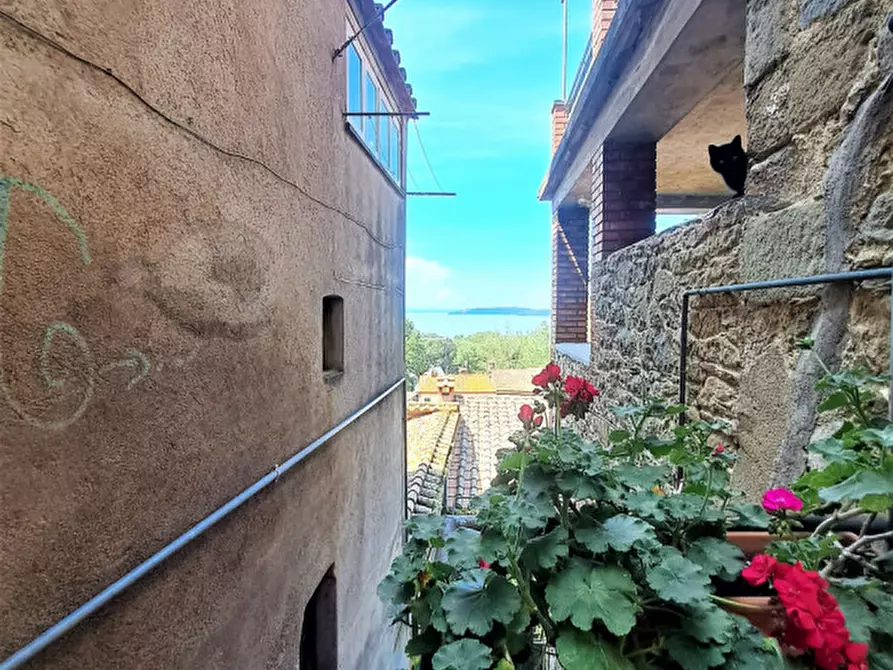 Immagine 3 di Appartamento in vendita  a Passignano Sul Trasimeno