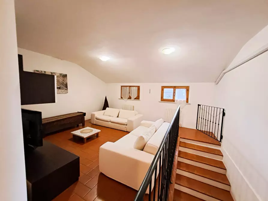 Immagine 5 di Appartamento in vendita  a Passignano Sul Trasimeno