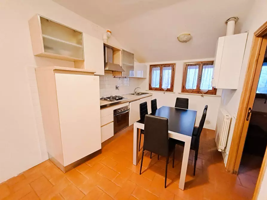 Immagine 7 di Appartamento in vendita  a Passignano Sul Trasimeno