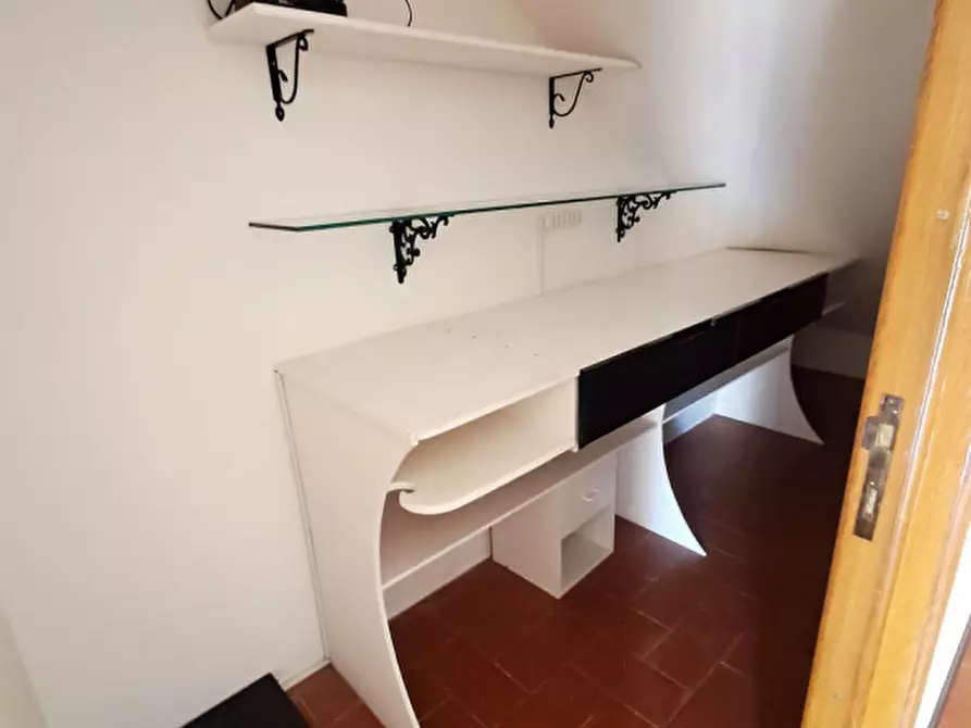 Immagine 19 di Appartamento in vendita  a Passignano Sul Trasimeno