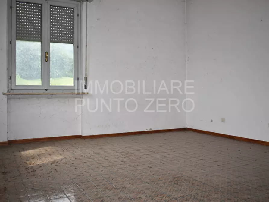 Immagine 11 di Appartamento in vendita  in Via Roma a Pellegrino Parmense