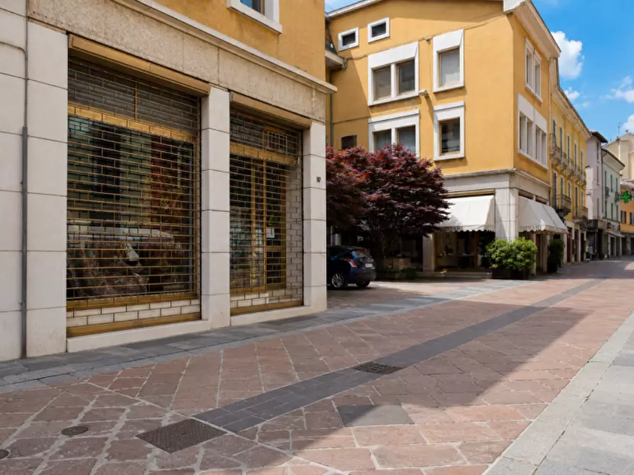 Immagine 2 di Appartamento in vendita  in Piazza Lorenzo Berzieri a Salsomaggiore Terme