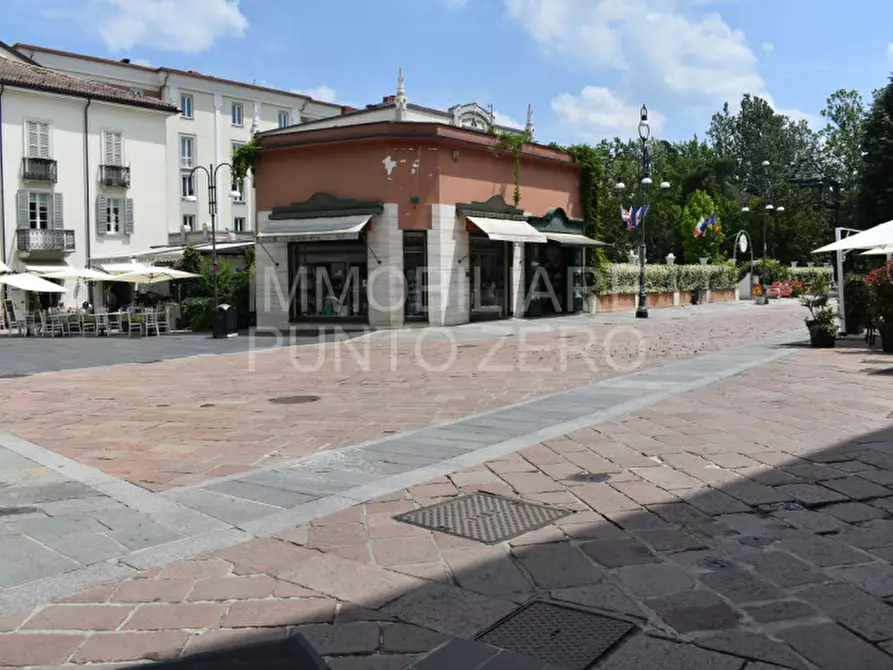 Immagine 32 di Appartamento in vendita  in Piazza Lorenzo Berzieri a Salsomaggiore Terme