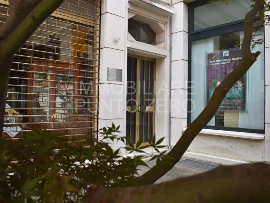 Immagine 33 di Appartamento in vendita  in Piazza Lorenzo Berzieri a Salsomaggiore Terme