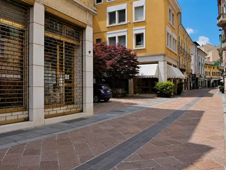 Immagine 53 di Appartamento in vendita  in Piazza Lorenzo Berzieri a Salsomaggiore Terme