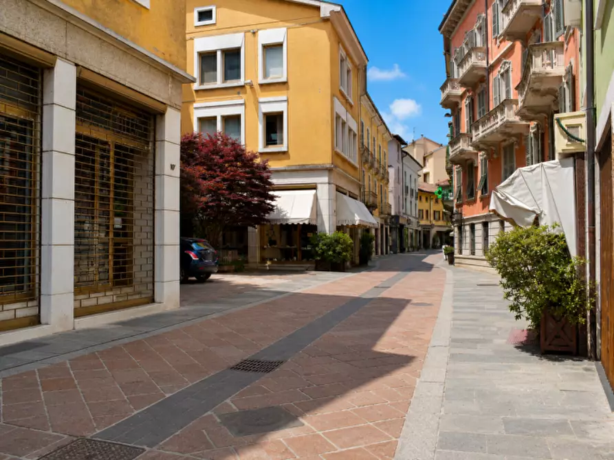 Immagine 54 di Appartamento in vendita  in Piazza Lorenzo Berzieri a Salsomaggiore Terme