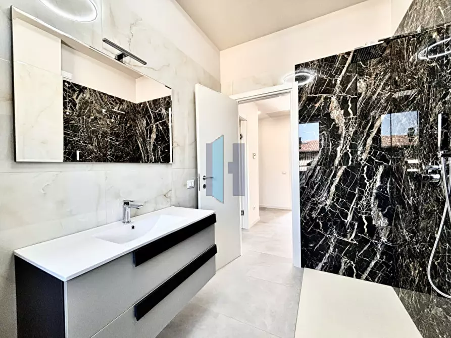 Immagine 23 di Appartamento in vendita  in Via Fratelli Anderloni a Brescia