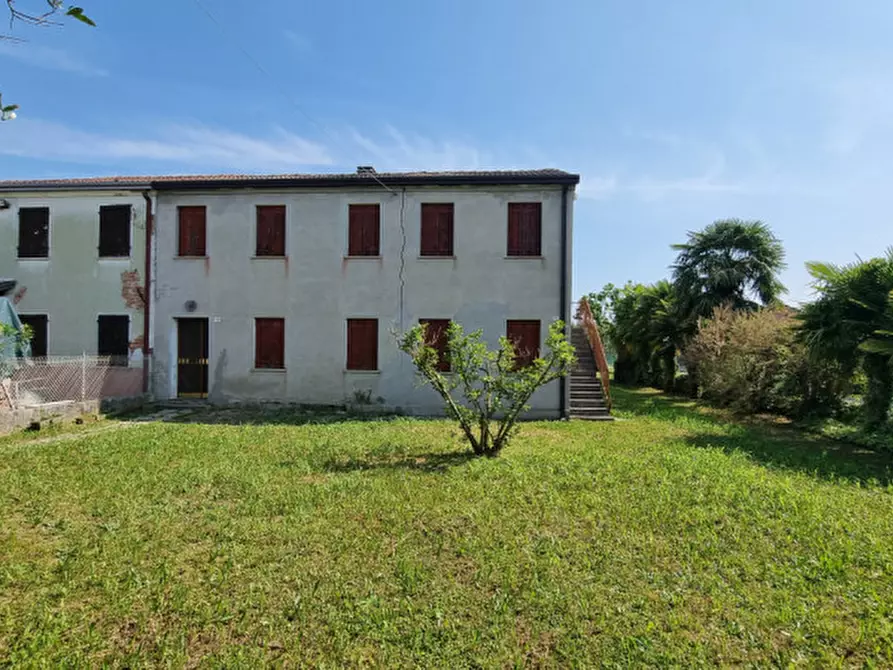 Immagine 1 di Casa bifamiliare in vendita  a Veggiano