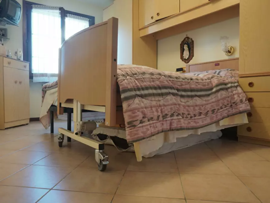 Immagine 21 di Villetta a schiera in vendita  in Via COLORNO a Parma