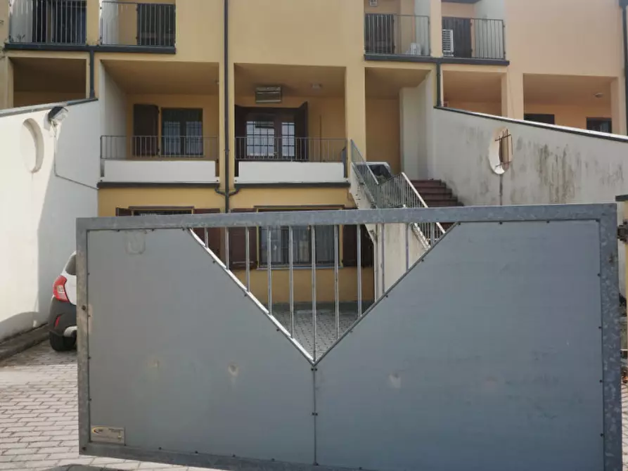 Immagine 44 di Villetta a schiera in vendita  in Via COLORNO a Parma