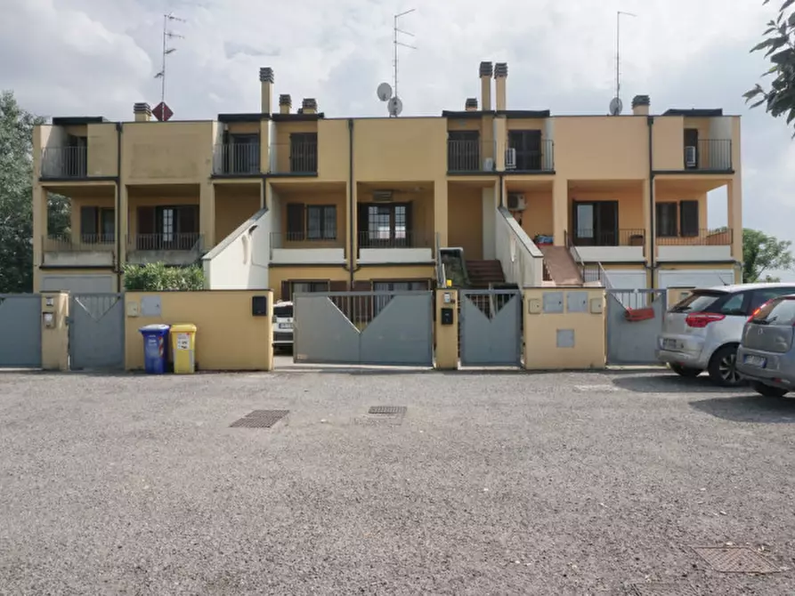 Immagine 45 di Villetta a schiera in vendita  in Via COLORNO a Parma