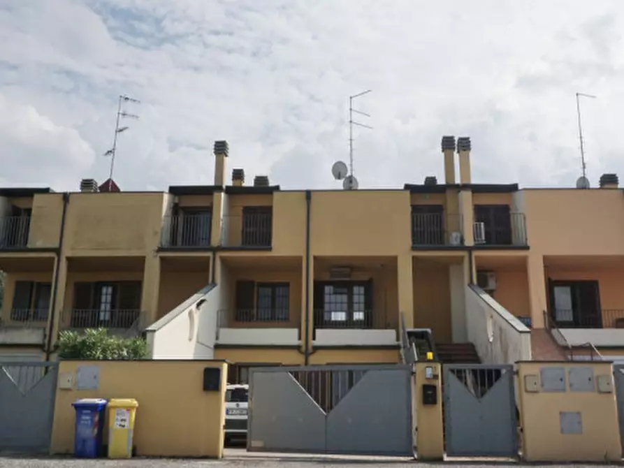 Immagine 46 di Villetta a schiera in vendita  in Via COLORNO a Parma