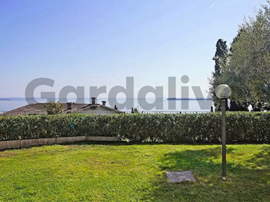 Immagine 1 di Appartamento in vendita  in Via del Portizzolo, 15 a Gardone Riviera