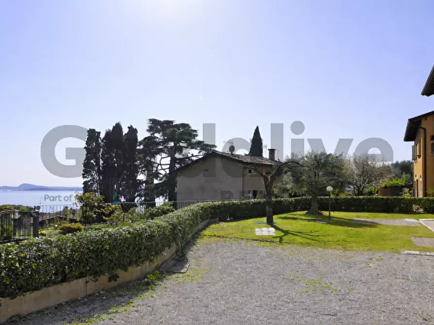 Immagine 2 di Appartamento in vendita  in Via del Portizzolo, 15 a Gardone Riviera
